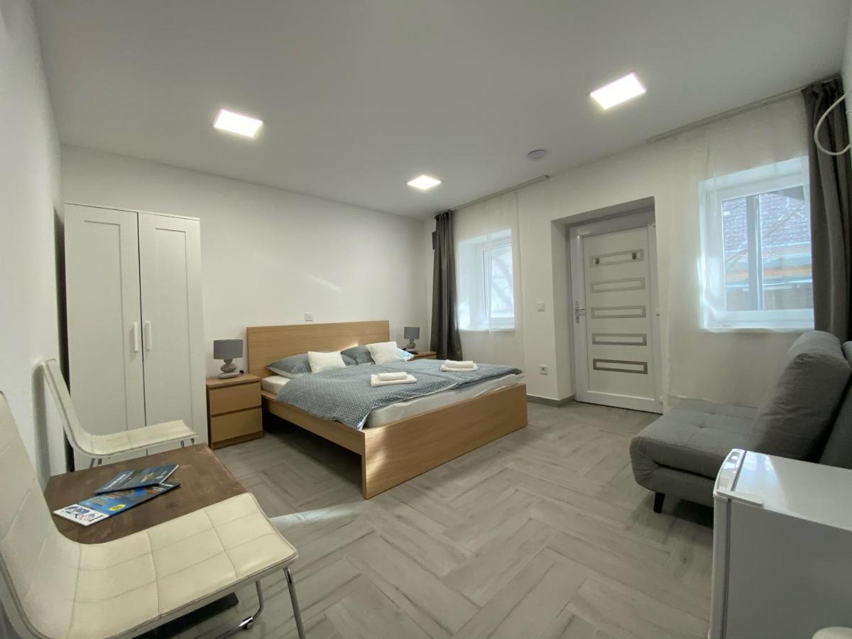 Sulyom Panzio Appartement Tiszafüred Buitenkant foto