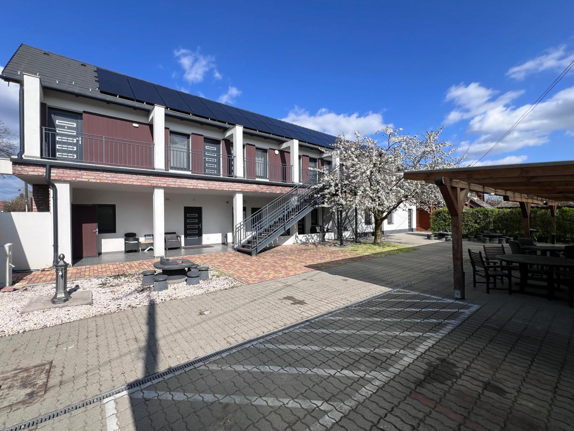 Sulyom Panzio Appartement Tiszafüred Buitenkant foto