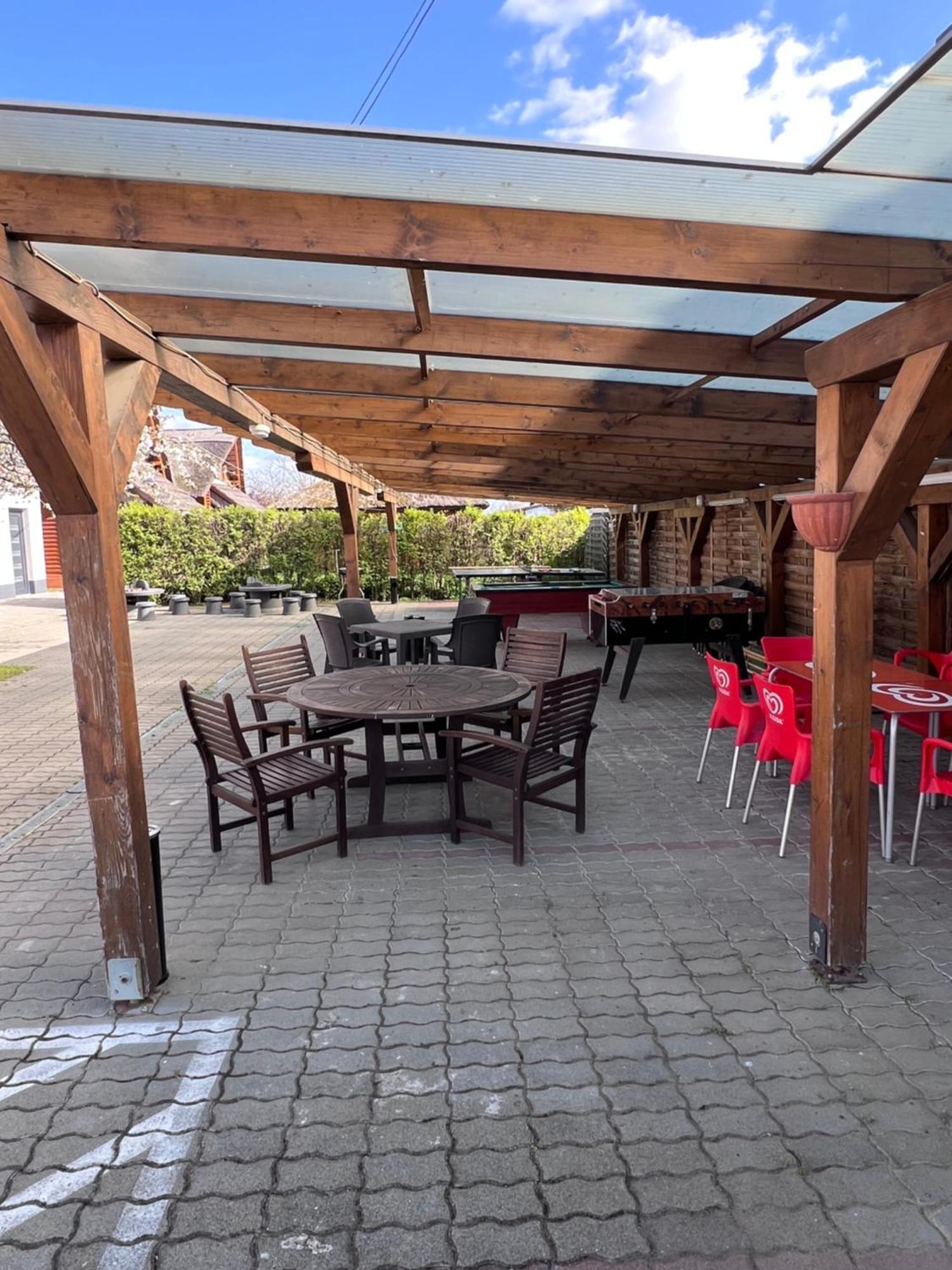 Sulyom Panzio Appartement Tiszafüred Buitenkant foto